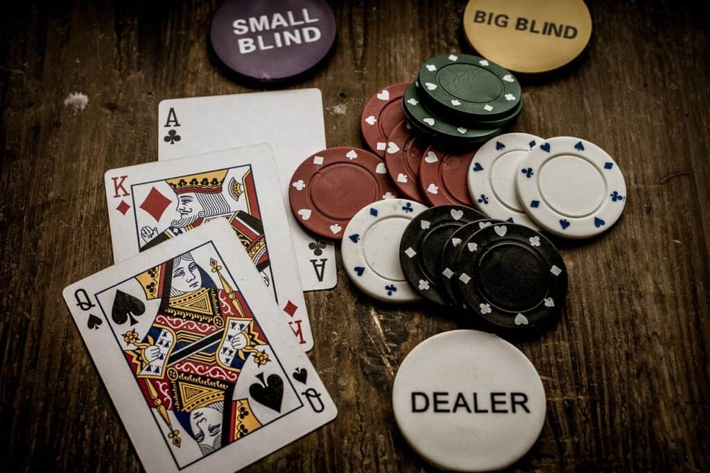 Playzilla Lisens. Pokerchips og spillekort.